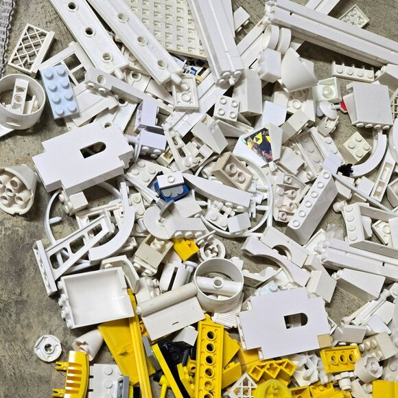 Lego and Lego Compatible Building Blocks White & Yellow Mixed Lot GA162 - Picture 5 of 5